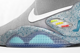 La basket NIKE Mag