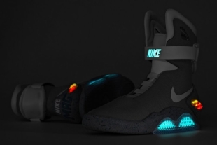 NIKE Mag