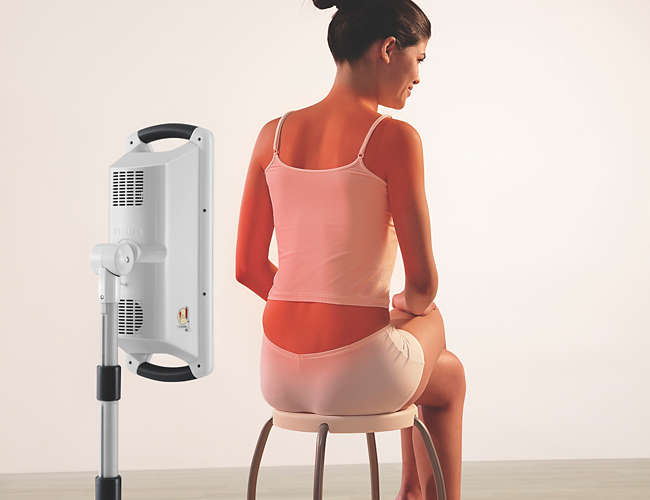 Les lampes infrarouges pour soulager les douleurs musculaires et articulaires lampes infrarouges. Lampe halogène infrarouge Philips InfraCare pour traiter les zones importantes