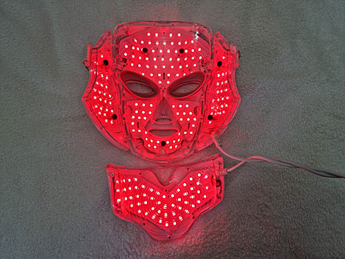 Un masque à LED pour stimuler la production de collagène et d'élastine